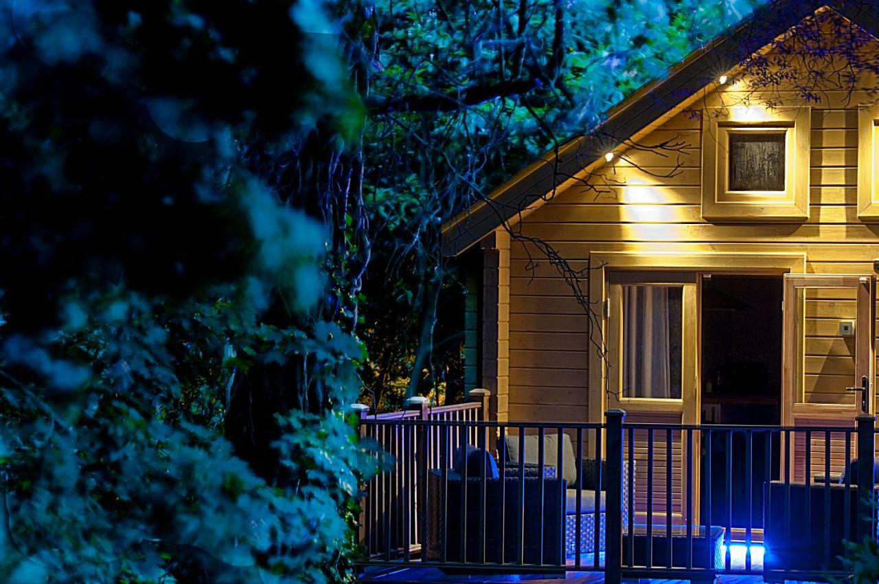 Alum Chine Log Cabin Villa Bournemouth Bagian luar foto