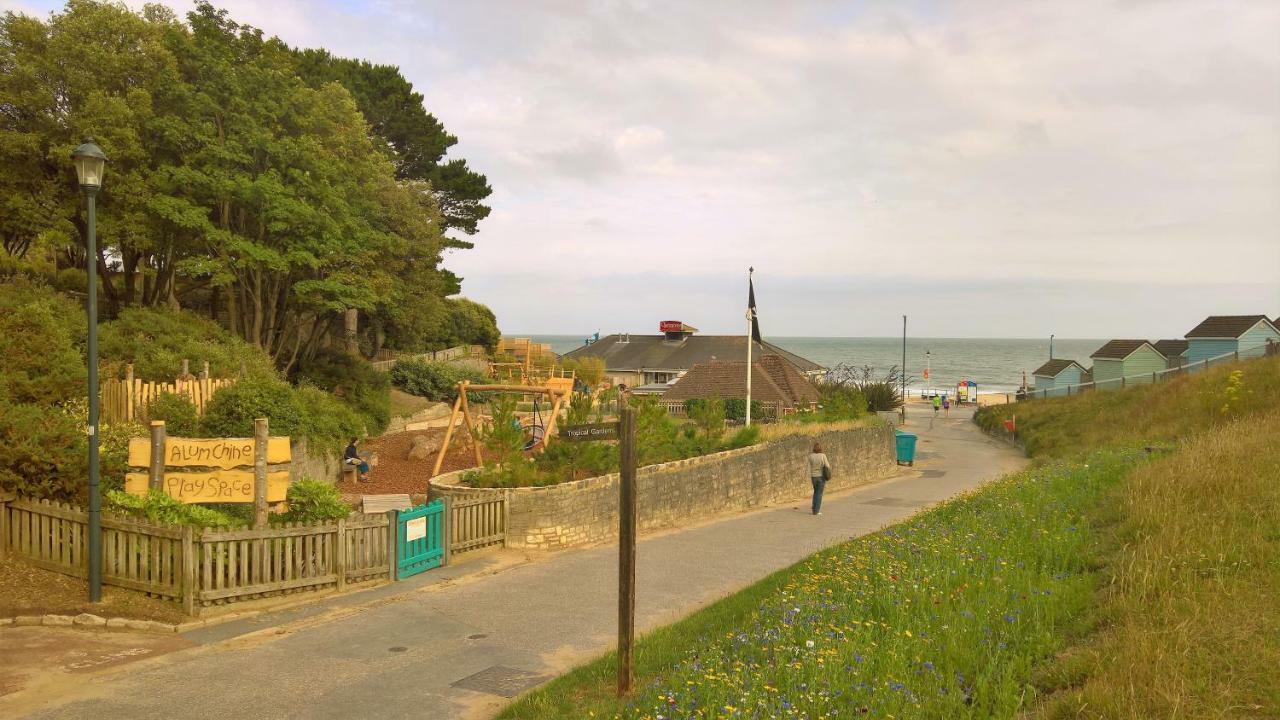 Alum Chine Log Cabin Villa Bournemouth Bagian luar foto