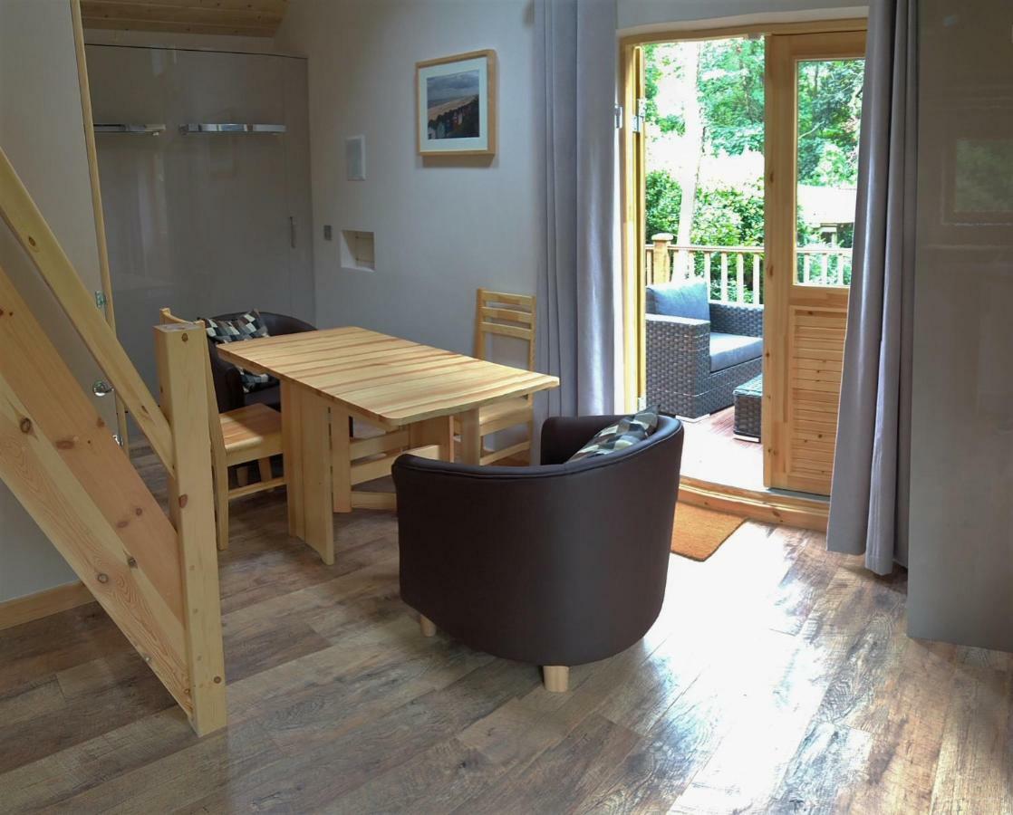 Alum Chine Log Cabin Villa Bournemouth Bagian luar foto