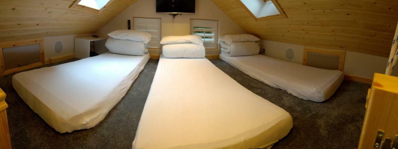 Alum Chine Log Cabin Villa Bournemouth Bagian luar foto